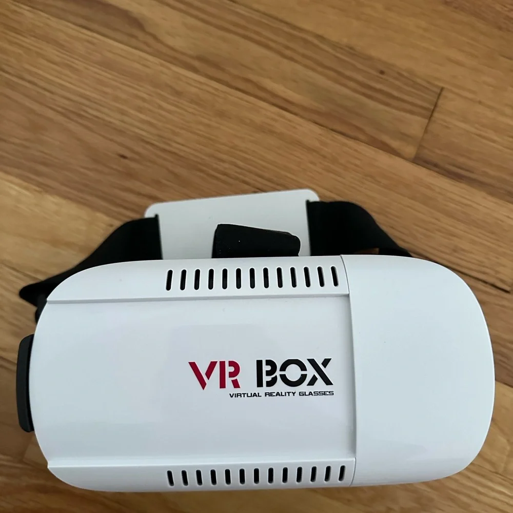 White Virtual Reality Headset